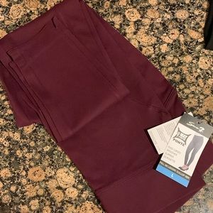 Seven 7 burgundy leggings with scalloped hem. L brand new.